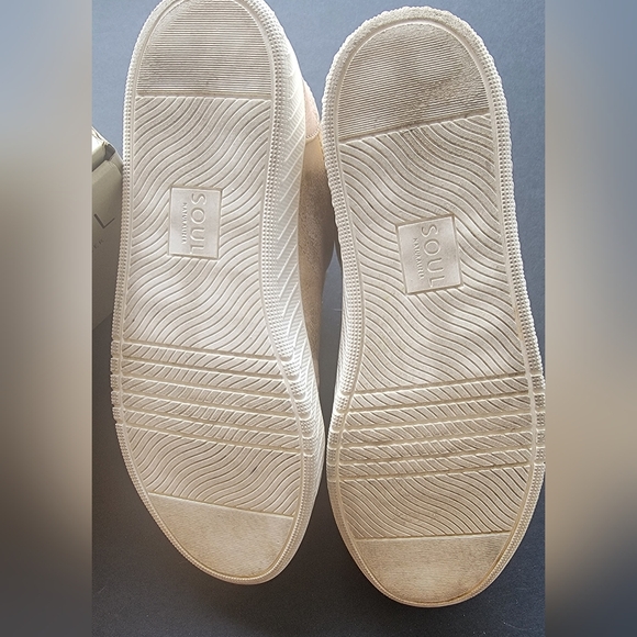 Soul by Naturalizer Neela Sneaker in Gold - Picture 4 of 5